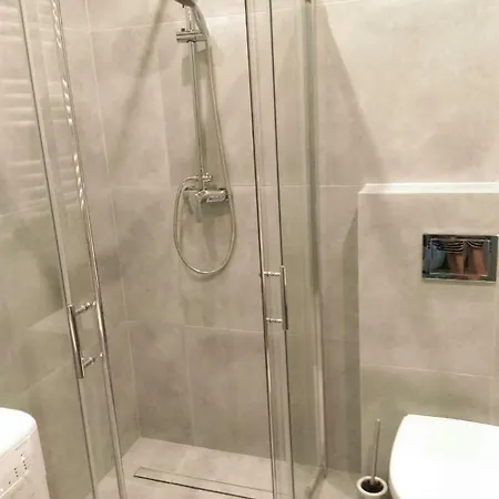 Przystan Parking Ogrodek Blisko Jeziora I Mariny Dla Jachtow * Оструда