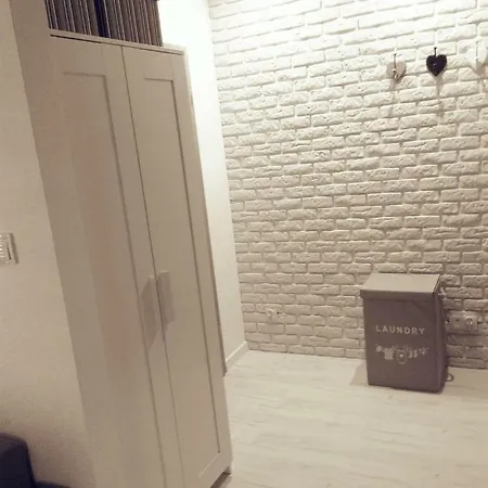 Przystan Parking Ogrodek Blisko Jeziora I Mariny Dla Jachtow Апартаменты Оструда