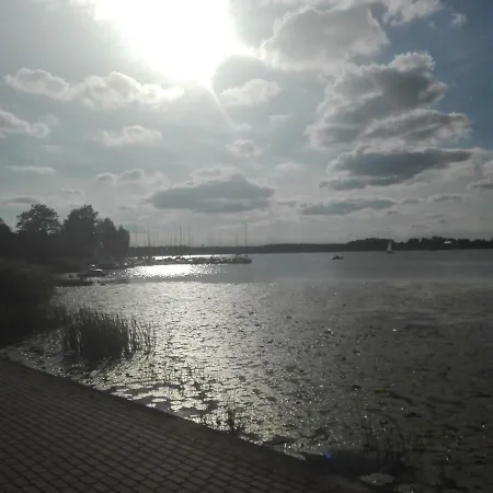 Апартаменты Przystan Parking Ogrodek Blisko Jeziora I Mariny Dla Jachtow Оструда