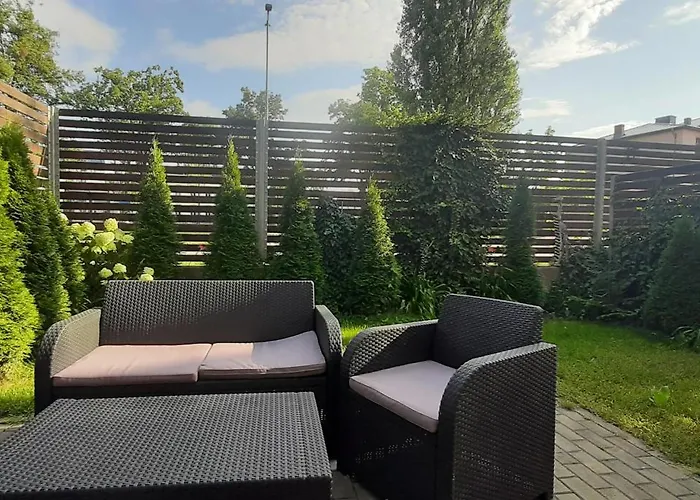 Przystan Parking Ogrodek Blisko Jeziora I Mariny Dla Jachtow Ostroda