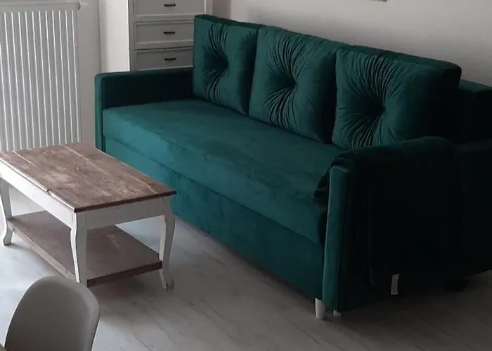 Przystań Parking Ogródek Blisko Jeziora I Mariny Dla Jachtów