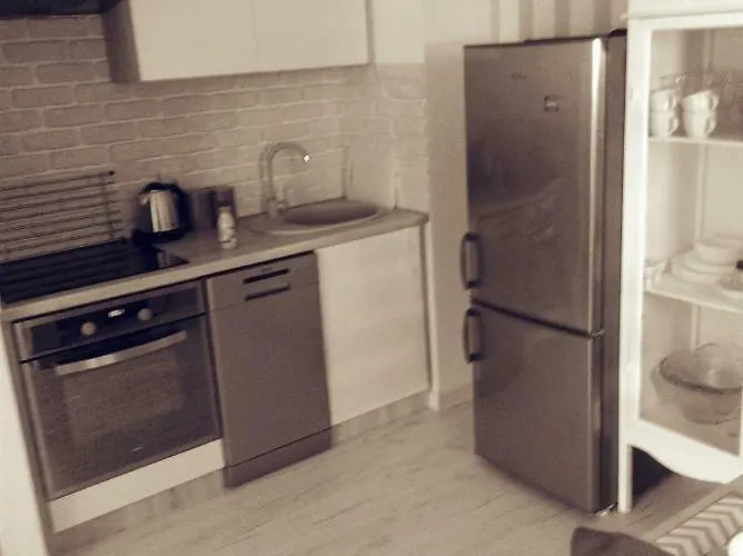 Przystan Parking Ogrodek Blisko Jeziora I Mariny Dla Jachtow Apartment *