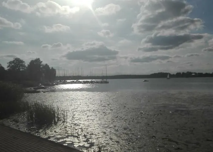 Apartment Przystan Parking Ogrodek Blisko Jeziora I Mariny Dla Jachtow Ostroda